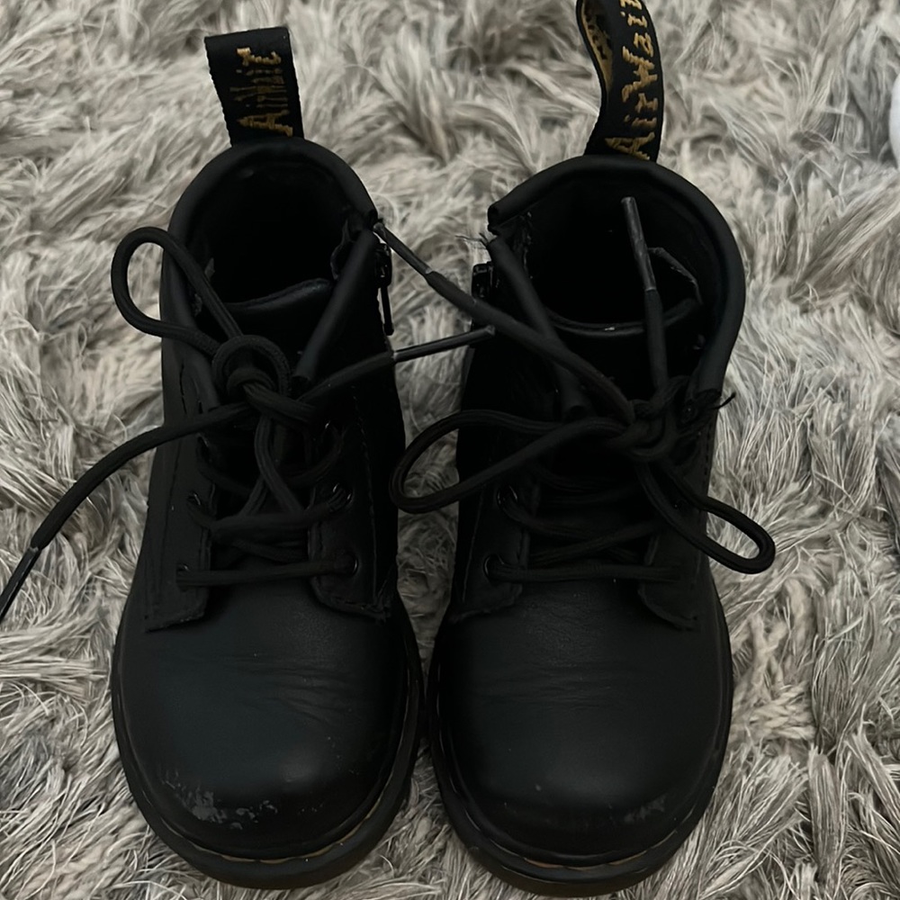 Toddler doc marten boots